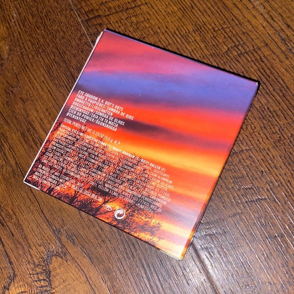 MAC COSMETICS
Eye Shadow X 4: Dot’s Dots / Brandon Maxwell NWT - Picture 5 of 5